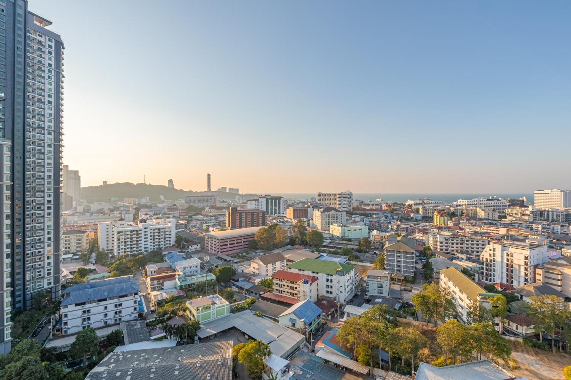 City Garden Tower By Pattaya Holiday Exteriör bild