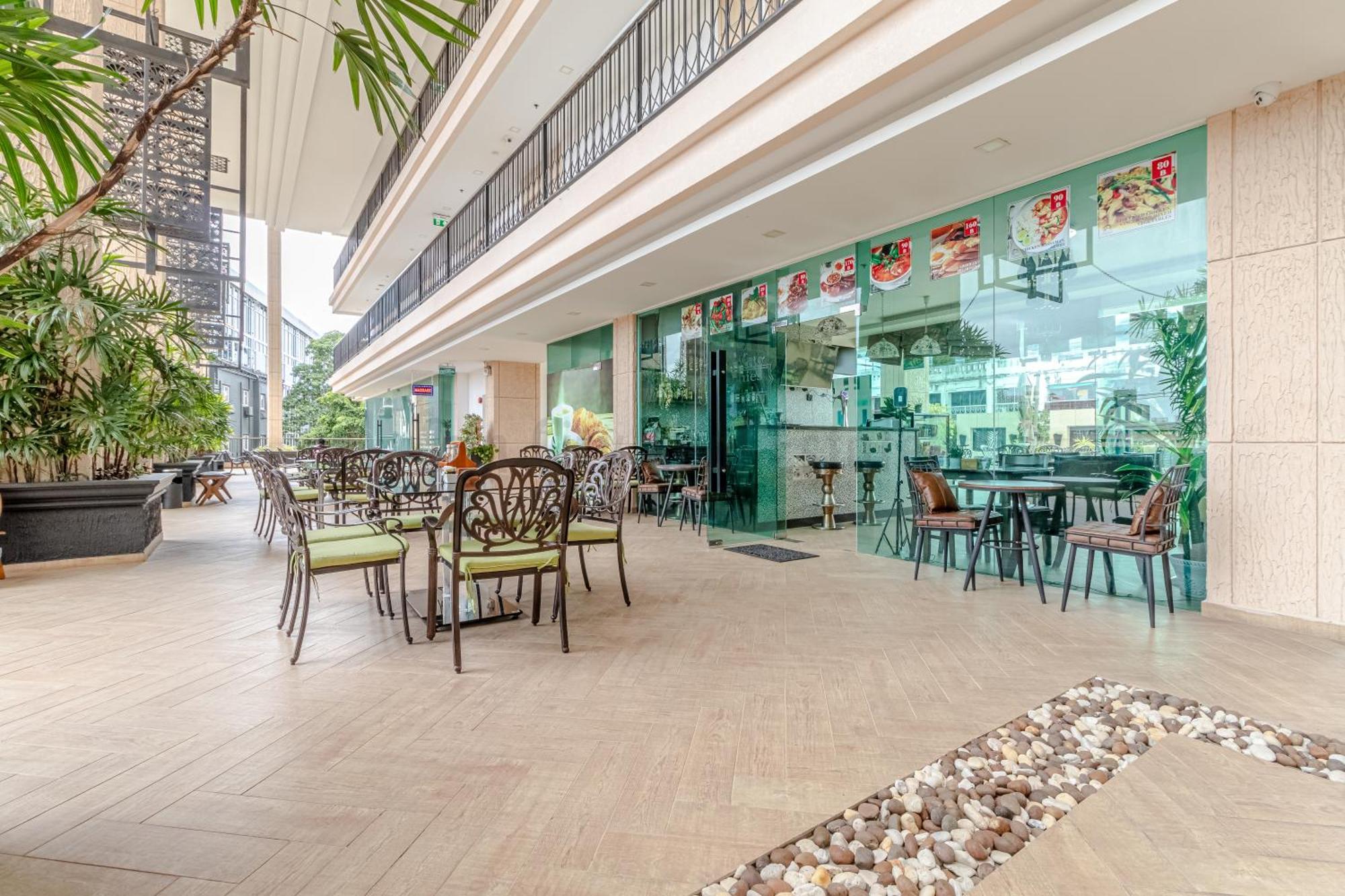 City Garden Tower By Pattaya Holiday Exteriör bild
