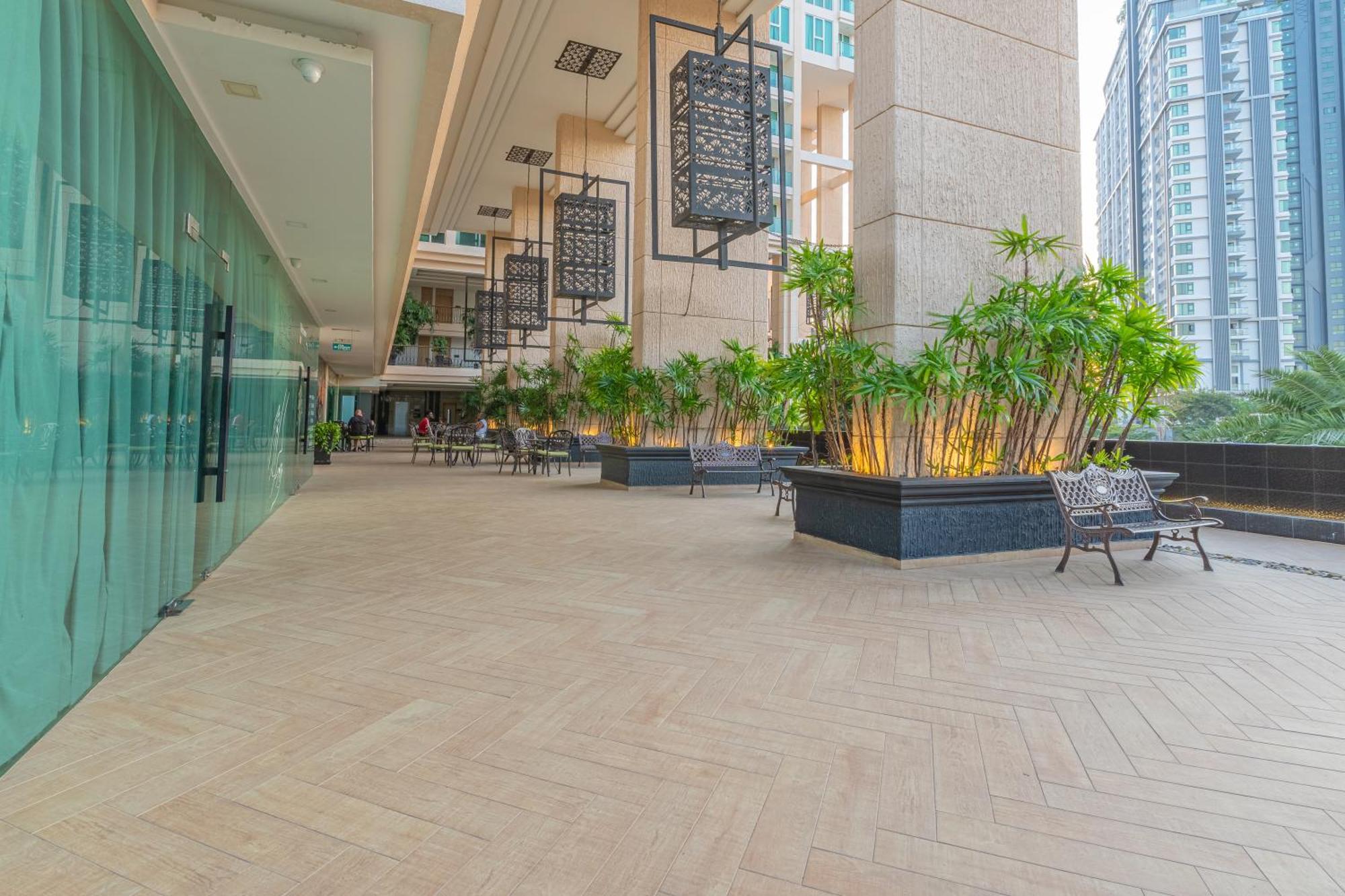 City Garden Tower By Pattaya Holiday Exteriör bild